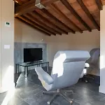 Palazzo Santa Monaca Aparthotel 4*